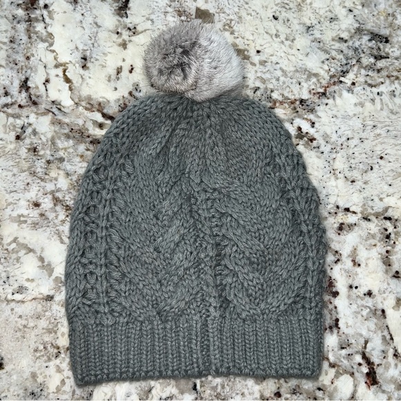 Vince Camuto Gray Cable Knit Fur Pom Pom Beanie - Picture 5 of 6